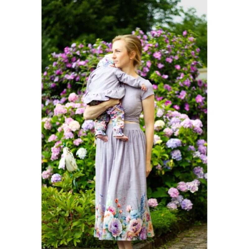 Trikotaaž - suured lilled, helehall, muster ühes ääres, disainerkangas by JESSY SEWING - Image 3
